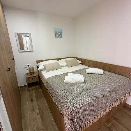 House Blazov Dvor With Jacuzzi 別荘 ザトン